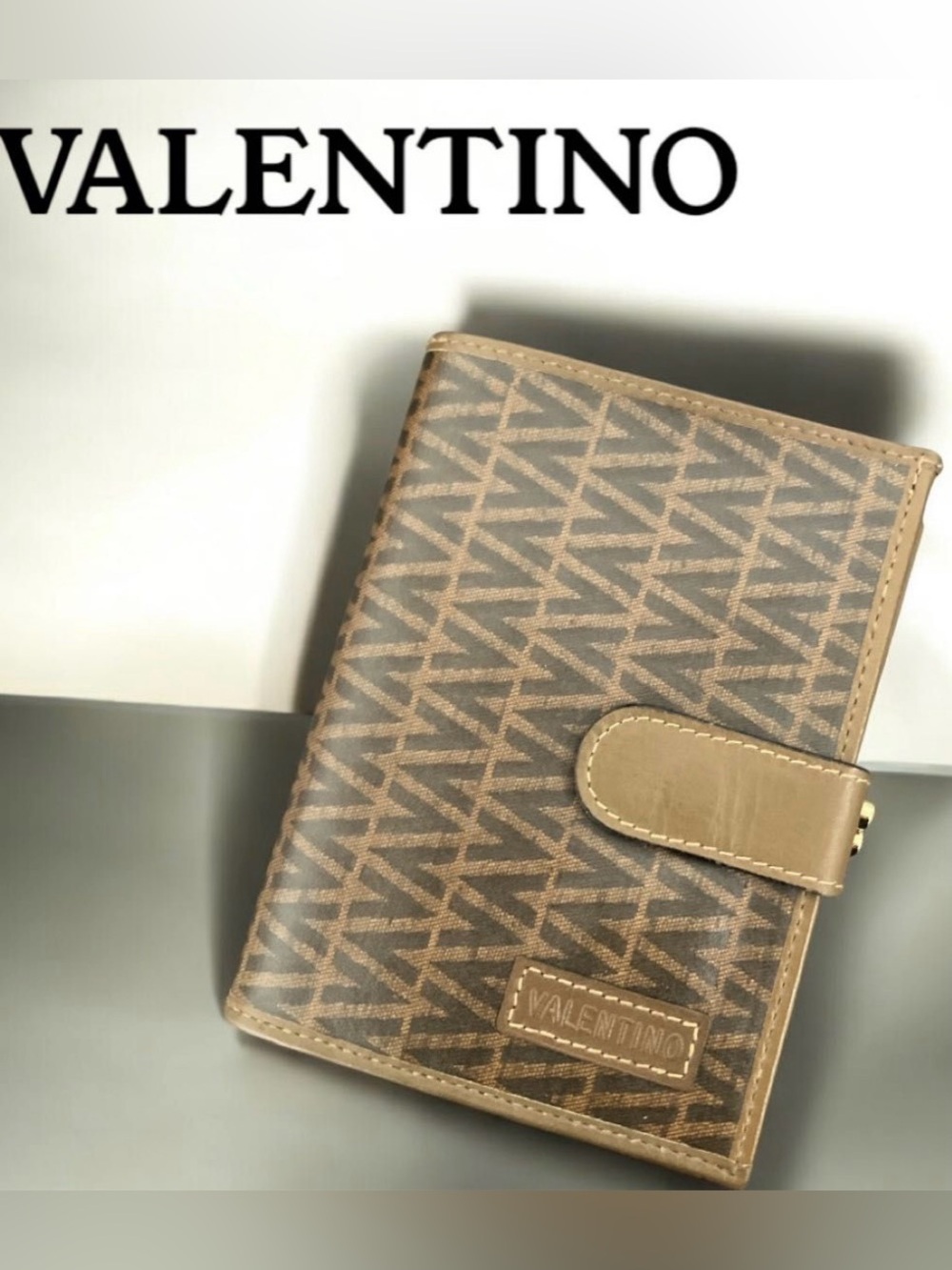 Mario Valentino Vintage Italian Leather Monogram Wallet unisex - EUC